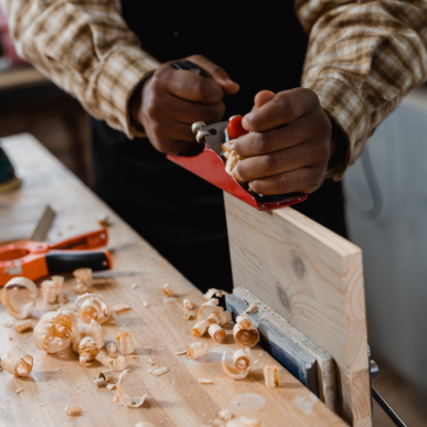 Choosing the Right Drill Bits and Cutting Blades for Different Materials